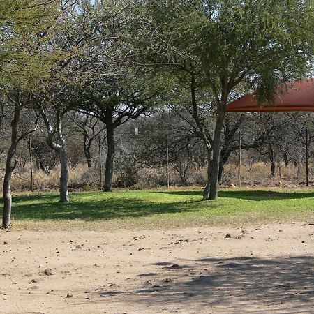 Ombo Rest Camp Hotel Okahandja Exterior foto