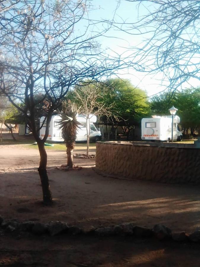 Ombo Rest Camp Hotel Okahandja Exterior foto