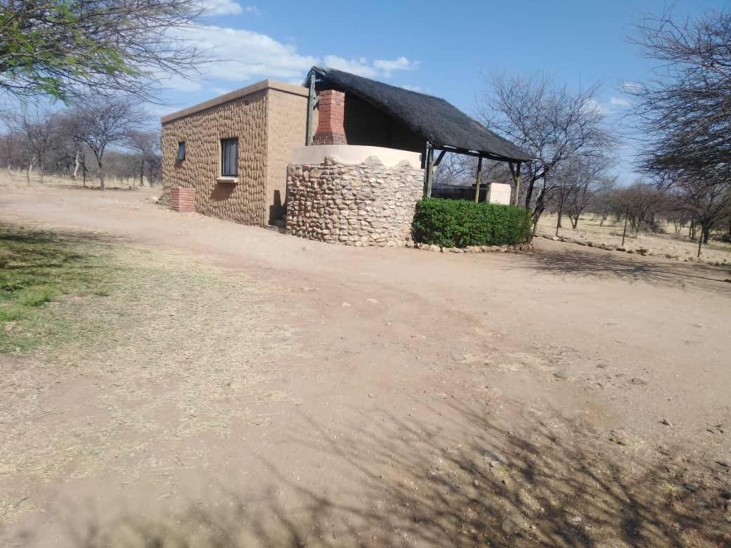 Ombo Rest Camp Hotel Okahandja Exterior foto