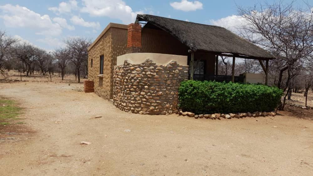 Ombo Rest Camp Hotel Okahandja Exterior foto