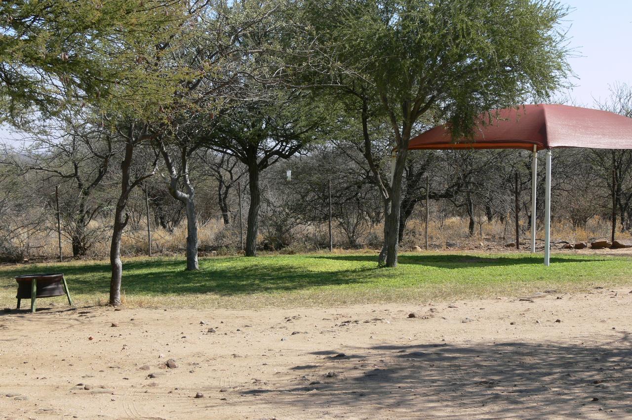 Ombo Rest Camp Hotel Okahandja Exterior foto